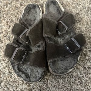 Women’s Birkenstock Arizona with Shearling Size 38